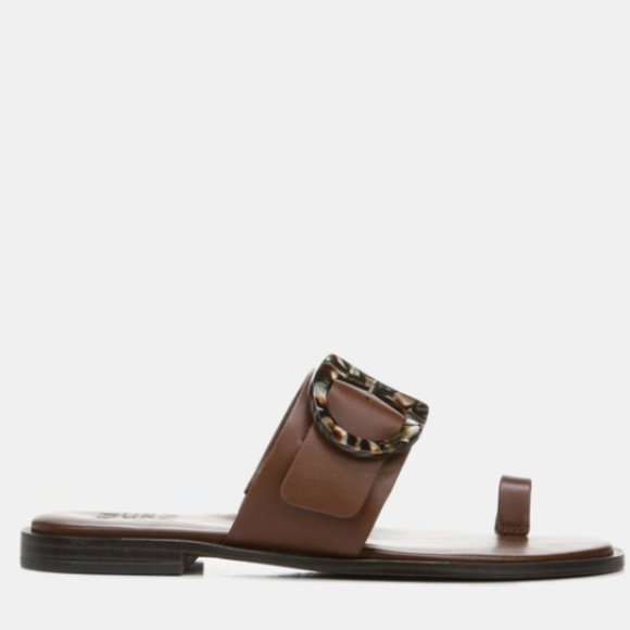 Naturalizer Finola Leather Buckle Detail Toe Loop Thong Sandals - Picture 11 of 11